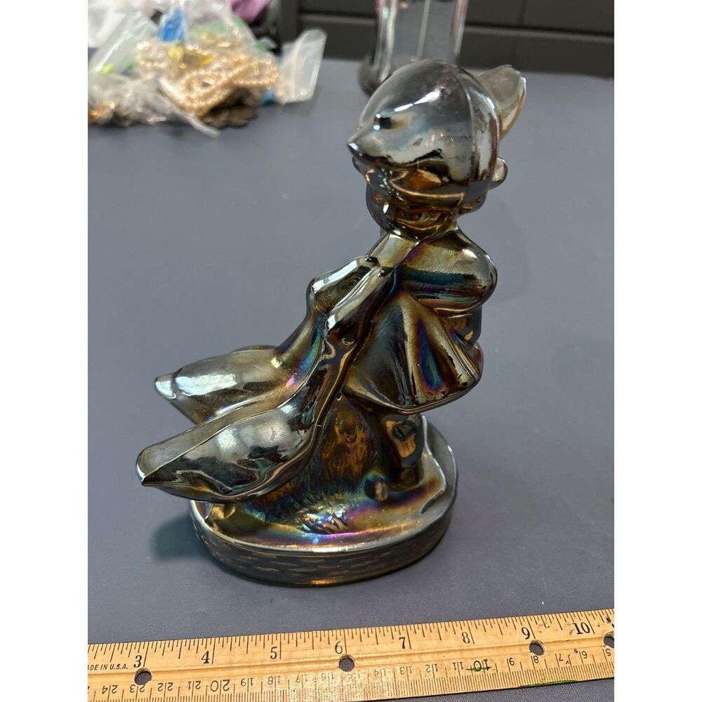 Vtg. L.E. Smith Carnival Glass goose Girl Figurine